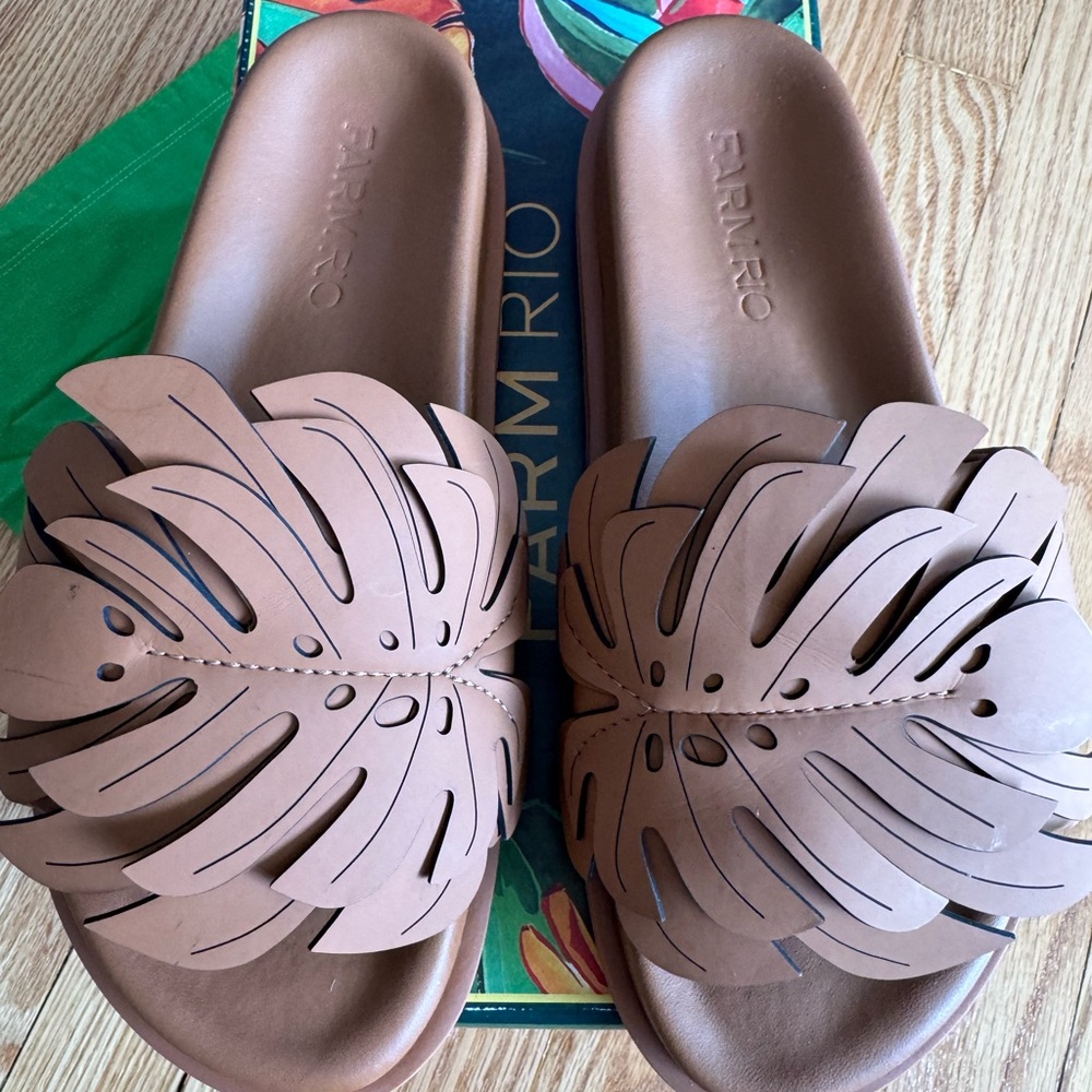 Farm Rio Monstera slides NIB - Picture 2 of 7